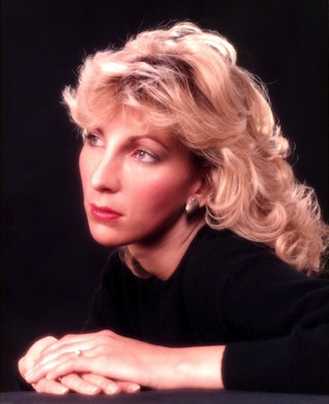 Elisabeth 1990
&copy; Jeffrey Lew